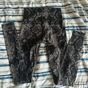 LULULEMON Snakeskin Print Leggings